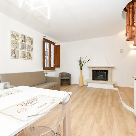 Desenzano Deliziosa Con Ac E Wifi 아파트 데센자노델가르다